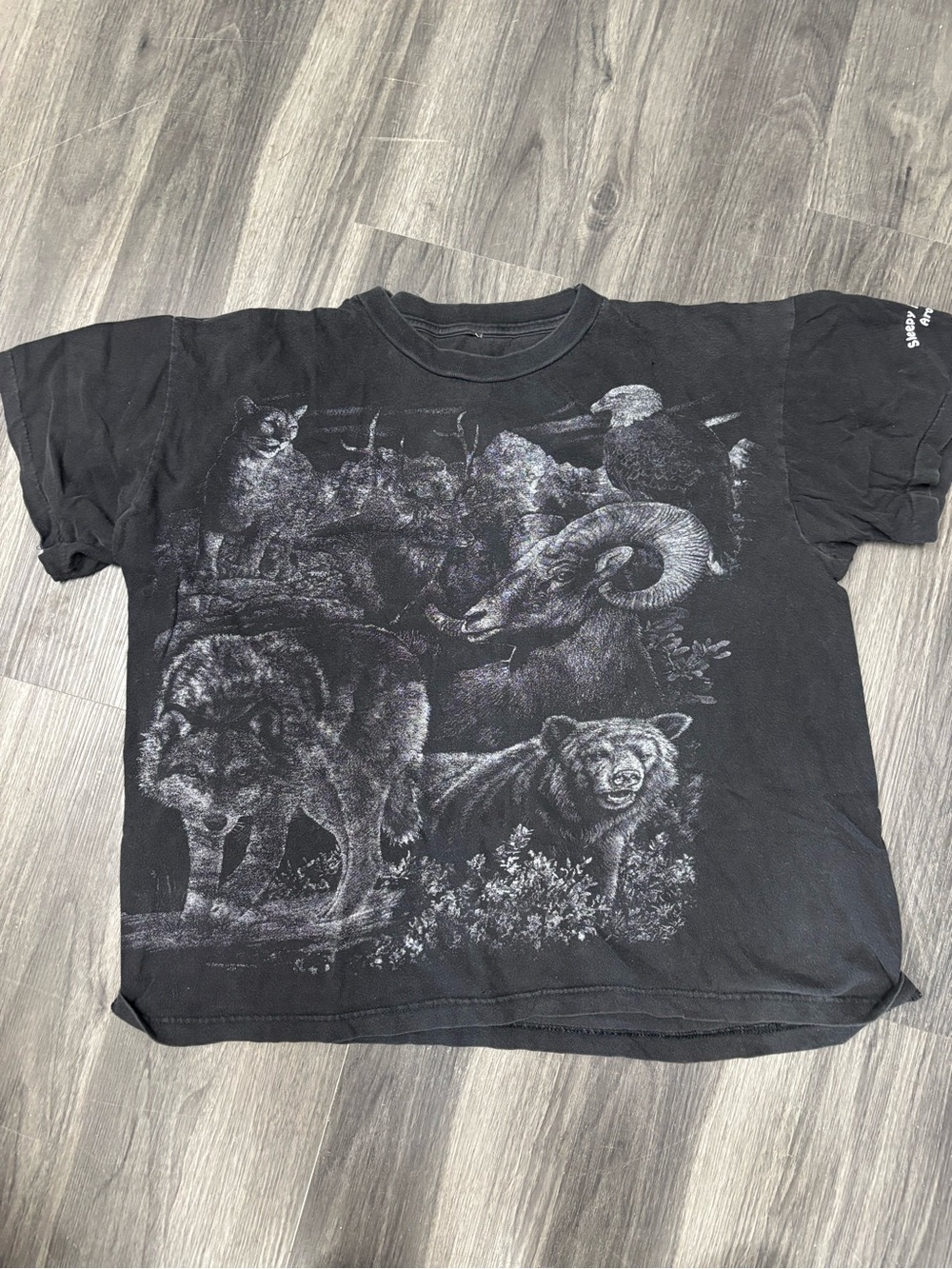 Vintage 80’s single stitch Black & white AOP wildlife graphic tee with wolves